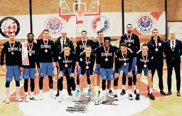Košarkaši Širokog s peharom Kupa Herceg-Bosne 2023.